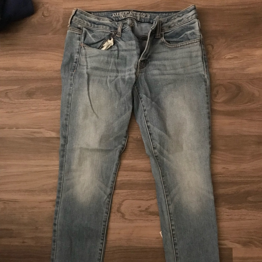American Eagle Light wash denim